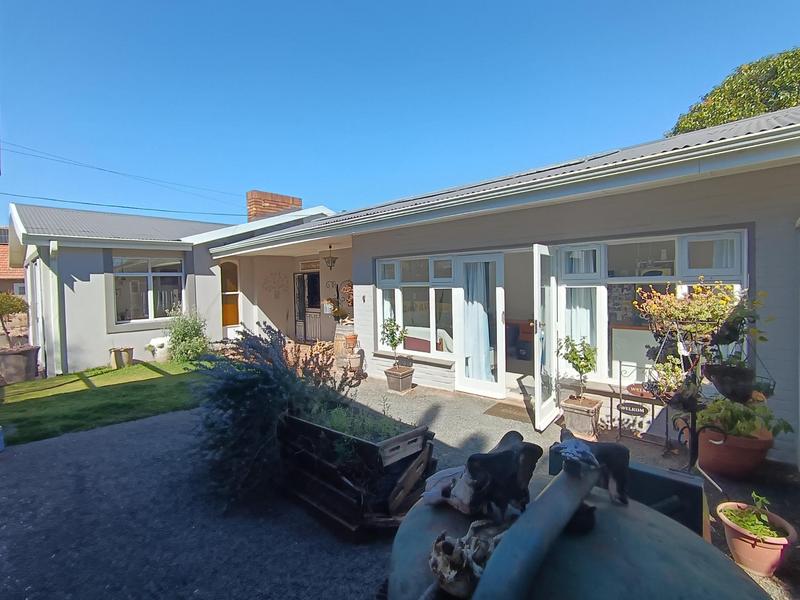 5 Bedroom Property for Sale in Bergsig Eastern Cape